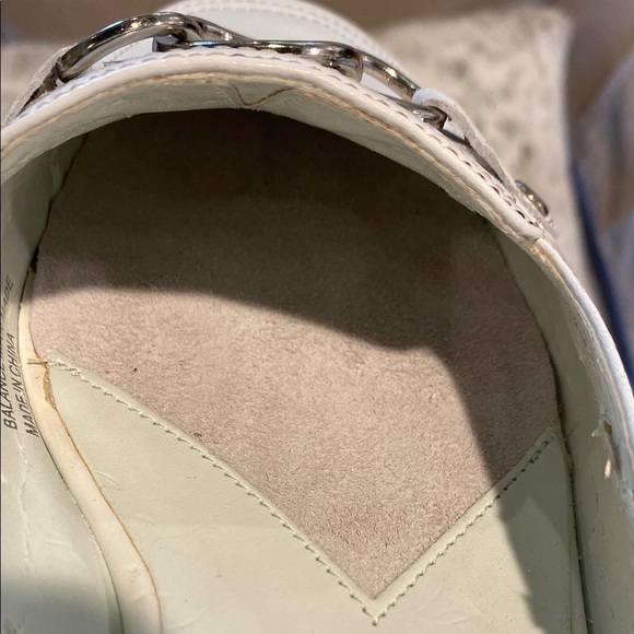 Etienne Aigner Shoe Mules White Leather Almond Toe Silver Chain Size 8 Wide - Picture 9 of 10